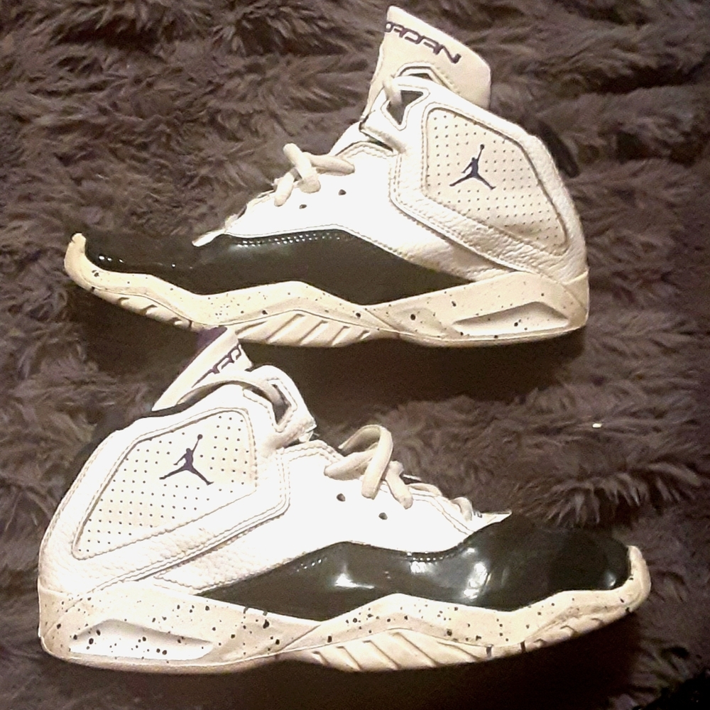 Boys Jordan's